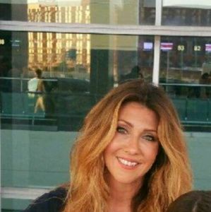 Meet your Posher, Vayia